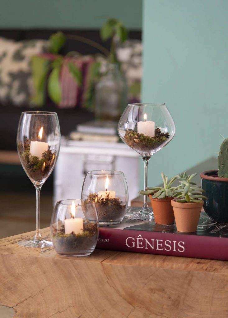 Os copos baixos são do modelo Flow da Oxford Alumina Crystal. A taça mais bojuda é a Bourgogne da linha Forever da Oxford Alumina Crystal. A taça alongada é a Chardonnay da linha Forever da Oxford Alumina Crystal. Foto: Cacá Bratke Imagem: Os copos baixos são do modelo Flow da Oxford Alumina Crystal. A taça mais bojuda é a Bourgogne da linha Forever da Oxford Alumina Crystal. A taça alongada é a Chardonnay da linha Forever da Oxford Alumina Crystal. Foto: Cacá Bratke