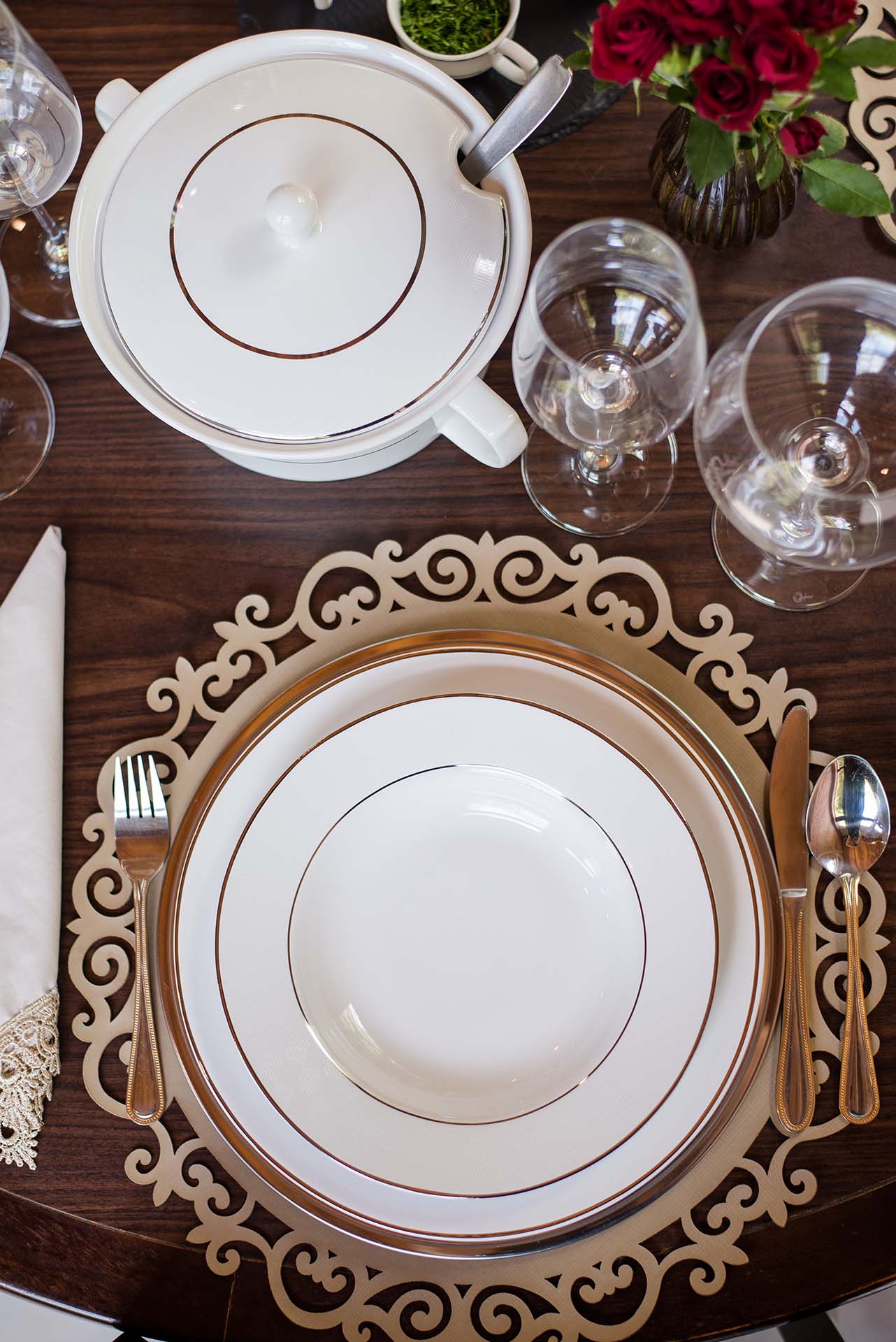 Texto: Os detalhes podem fazer toda a diferença na mesa posta para uma noite de sopas. Foto: Karla Rudnick.